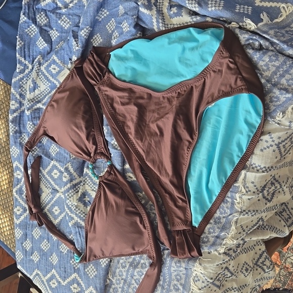 Bikini - Picture 4 of 5